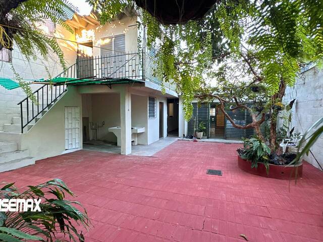 Venta en Avenida Bernal - San Salvador